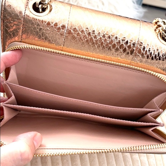 💓Sold💓 ferragamo reptiles vera metallic purse - Picture 4 of 8